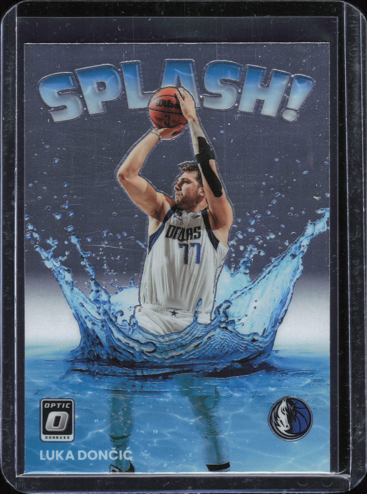 2022 Donruss Optic Splash #11 Luka Doncic
