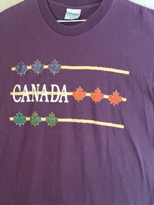 Vintage Gildan Canada Graphic Maple Leaf T-Shirt Burgundy Adult Size Large