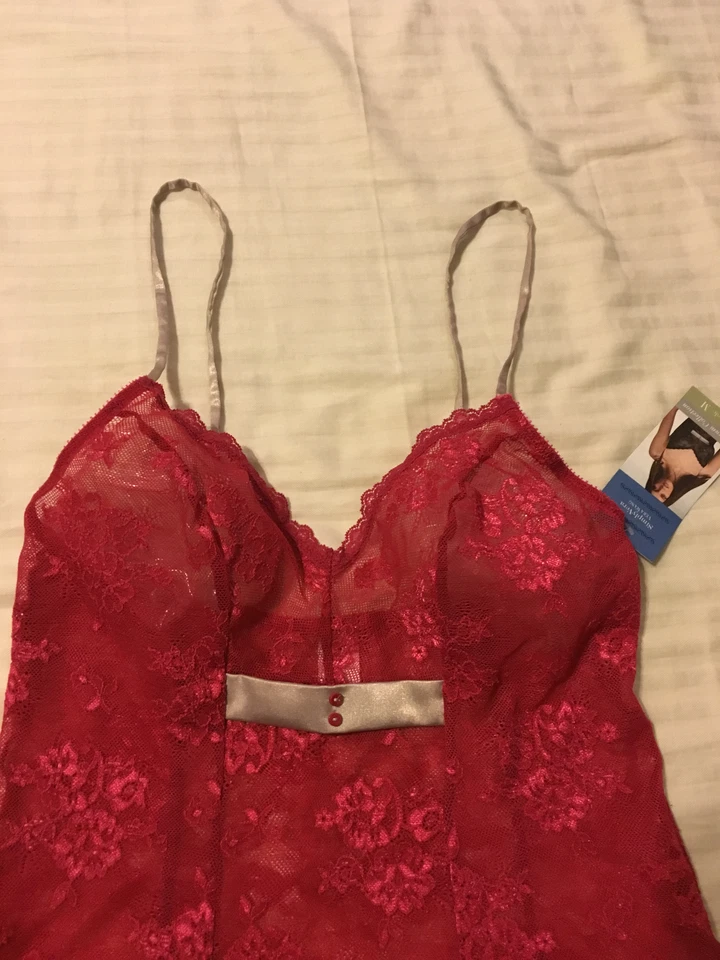 Camisola Vera Wang Platinum Collection: Ajustable Correas en contraste: carmesí, M Foto 3 de 4