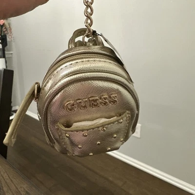Mini MONEDA/CAMBIO MONEDERO GUESS con logotipo dorado 4" llavero ¡Excelente! - Imagen 1 de 3