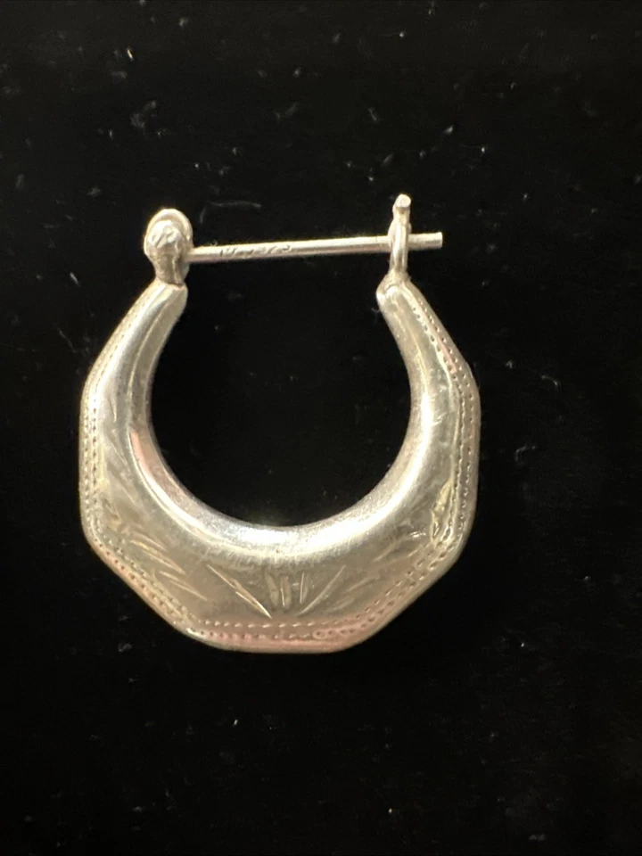 Pendientes de aro para mujer perforados en plata de ley grabados/firmados 925 Foto 4 de 4