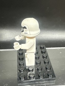Lego Minifigure First Order Stormtrooper (SW0667) From Star Wars 75139 75132