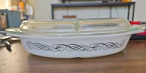 Vintage PYREX Black Scroll Divided casserole 1.5 Qt 1962 promo With Lid