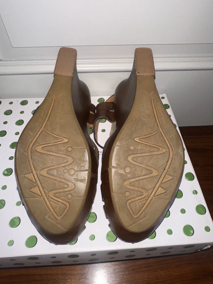 Нетронутые Earthies Палермо коричневая кожа размер 8 носили только один раз для фотосессии.  - Изображение 4 из 4