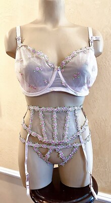 VICTORIA SECRET 36DDD BRA L V-STRING, BELT SET ROSEBUD UNLINED DREAM ANGELS NWT