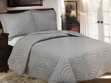 Lavish Home Solid Embossed Quilt Set in SILVER (King - 2 Pillow Shams)