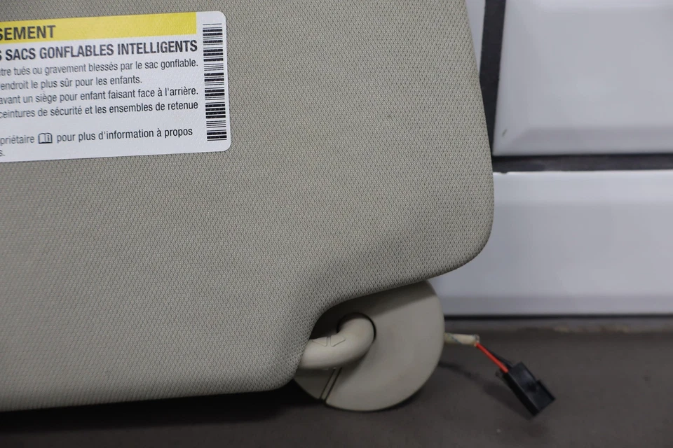 Par de parasoles interiores 17-22 Chevy Colorado OEM izquierda/derecha neutra Foto 2 de 4