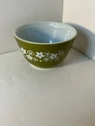 Vintage Pyrex Mixing Bowl 401 Spring Blossom Green White Flowers 1.5 Qt Nesting