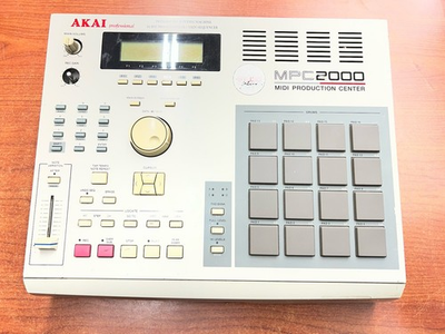 #ad Akai MPC 2000 Center Studio Samplers Sequencers $699.00
