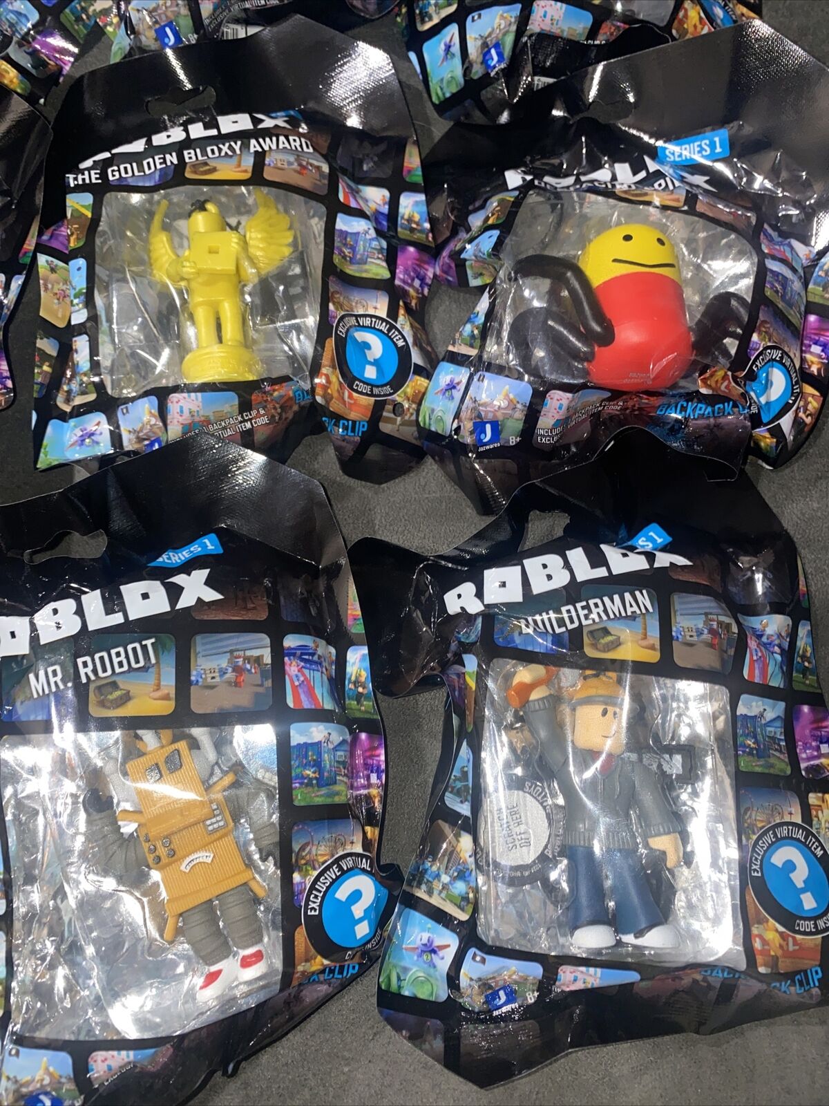 Roblox Series 1 Backpack Clip Mystery Bag Keychain, RBZ0001