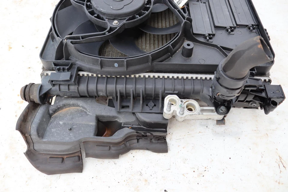 VOLVO XC70 2007-2018 3,2 L RADIADOR CONDENSADOR VENTILADOR DE REFRIGERACIÓN MONTAJE MOTOR OEM Foto 2 de 4