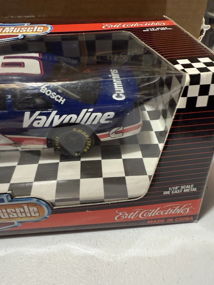 Mark Martin #6 Valvoline 1996 1/18 Nascar Diecast - Image 4 of 4
