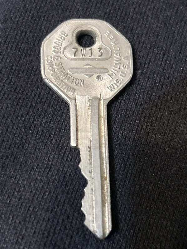 Vintage Briggs & Stratton GM Automobile Knockout Key #7113