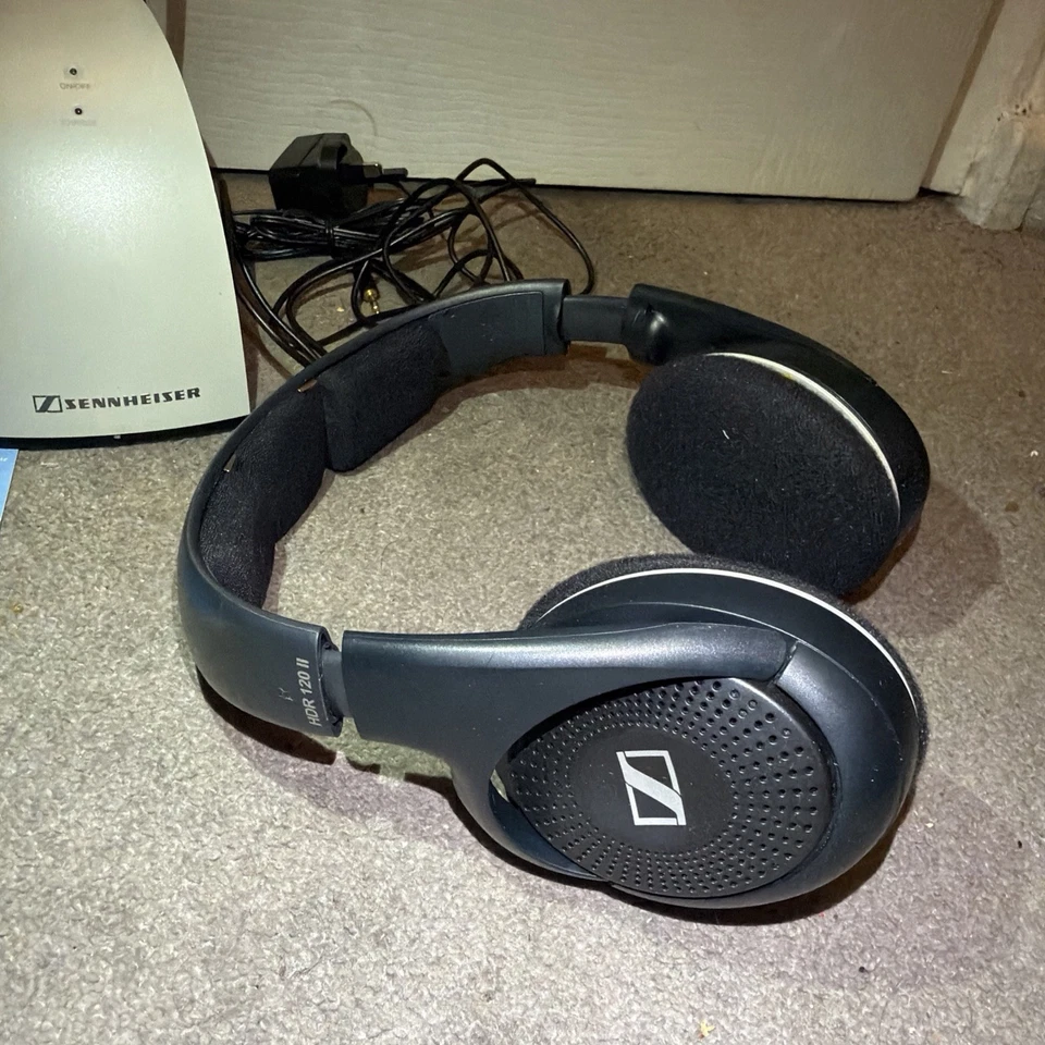 Sennheiser RS 120 II RF Wireless TV Headphones with Transmitter Base boxed, photo 3 of 5