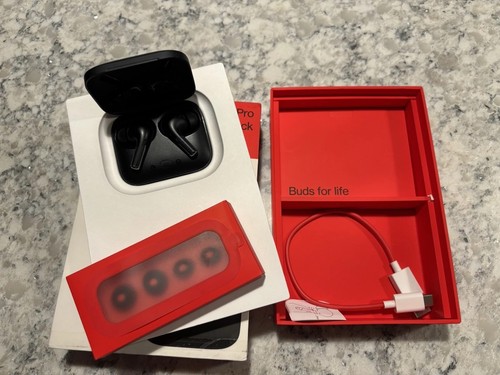 OnePlus Buds Pro Wireless Earbuds with Charging Case (Matte Black) In Box NICE - Photo 2 sur 7