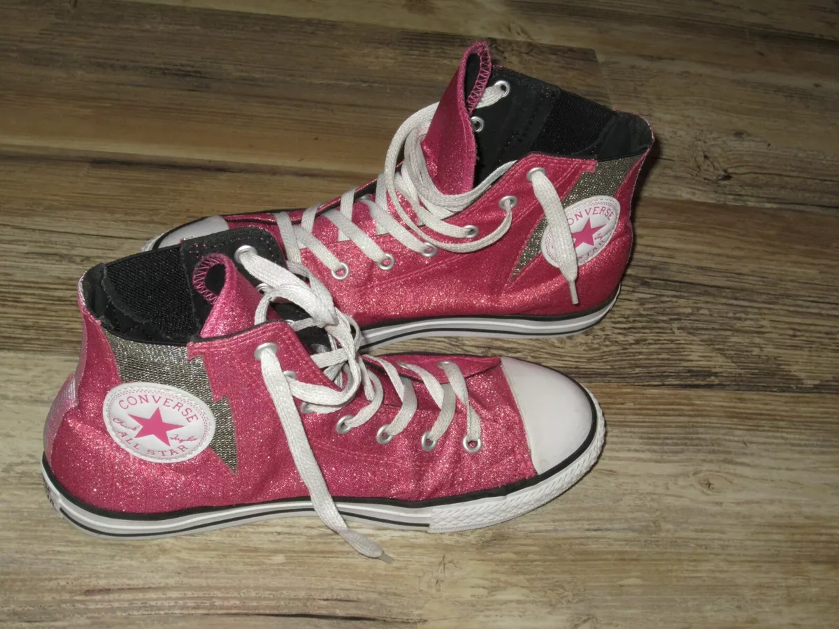 Pink hotsell velvet converse