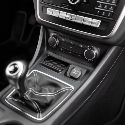 Inbay Qi drahtlos Smartphone Ladestation Ablagefach für Mercedes A W176 - Picture 2 of 3