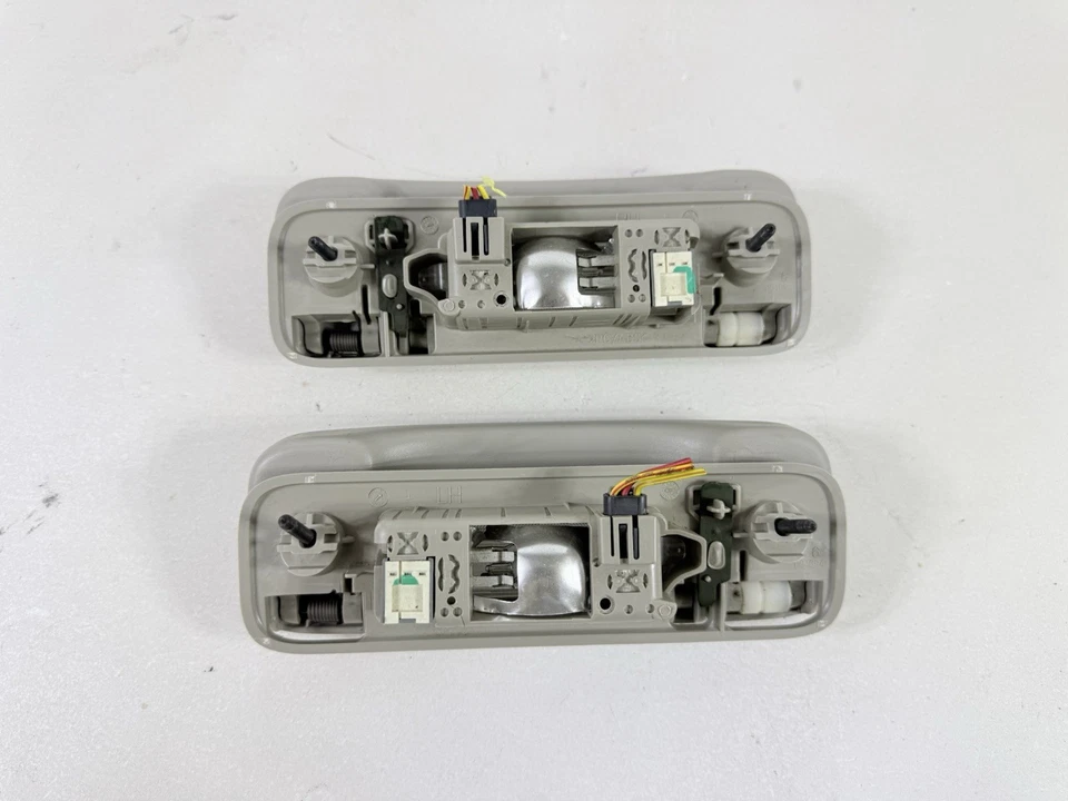 Jeep Grand Cherokee 2005-2010 manijas de agarre de techo trasero con luces izquierda y derecha OEM Foto 4 de 4