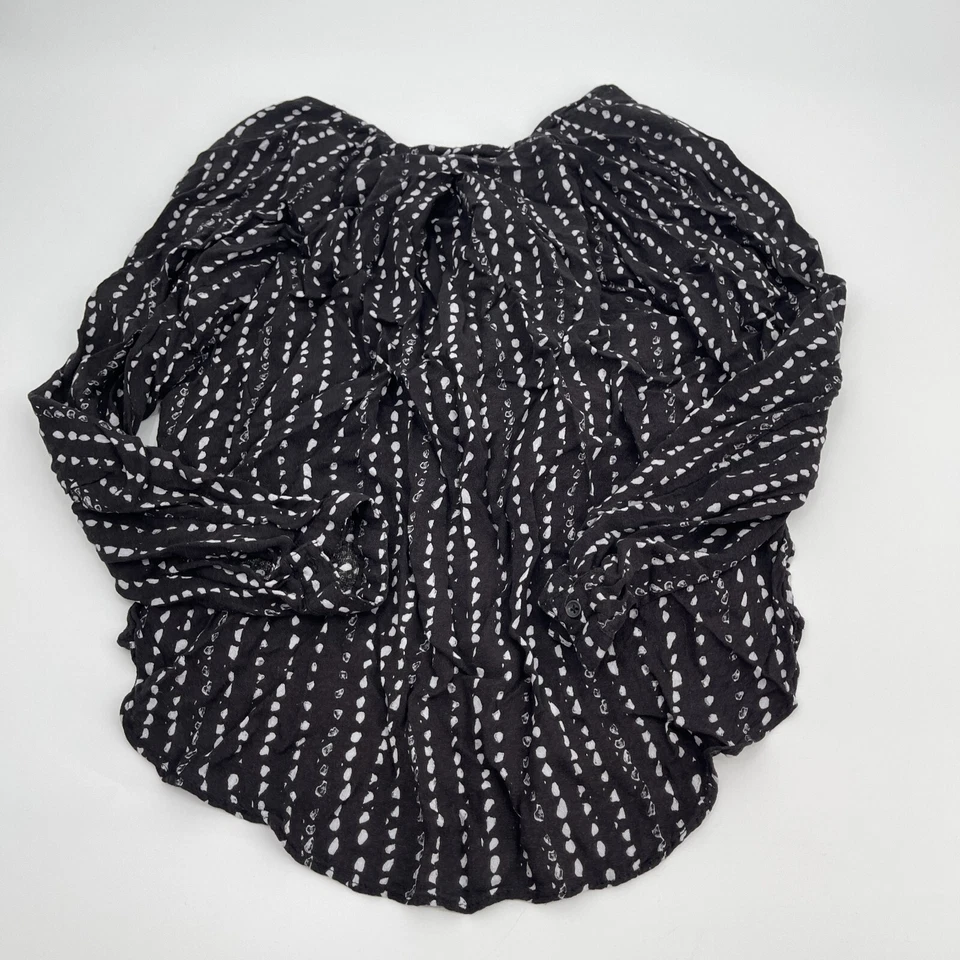 Blusa Silence and Noise para mujer grande negra blanca cuello en V informal rayón corbata frontal Foto 2 de 4