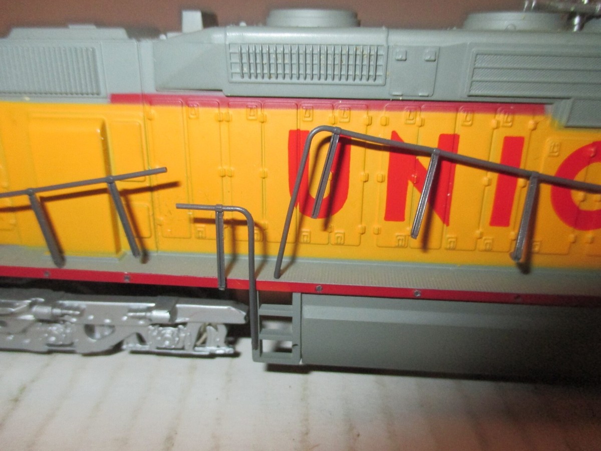 Vintage union pacific locomotive Rare #6922 diesel HO electric
