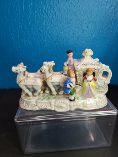 Vintage PICO Victorian Horse & Carriage With Passengers Made In Japan - Afbeelding 1 van 10