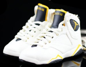 yellow jordan 7