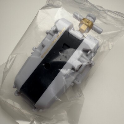 TAKARA TOMY Beyblade X UX-00 White & Gold String Launcher - NWOP