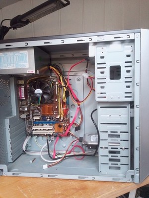 Asus P5QPL- AM mit CPU Intel Dual Core  2,8 GHz, Intel-Kühler, 1 GB RAM, Blende