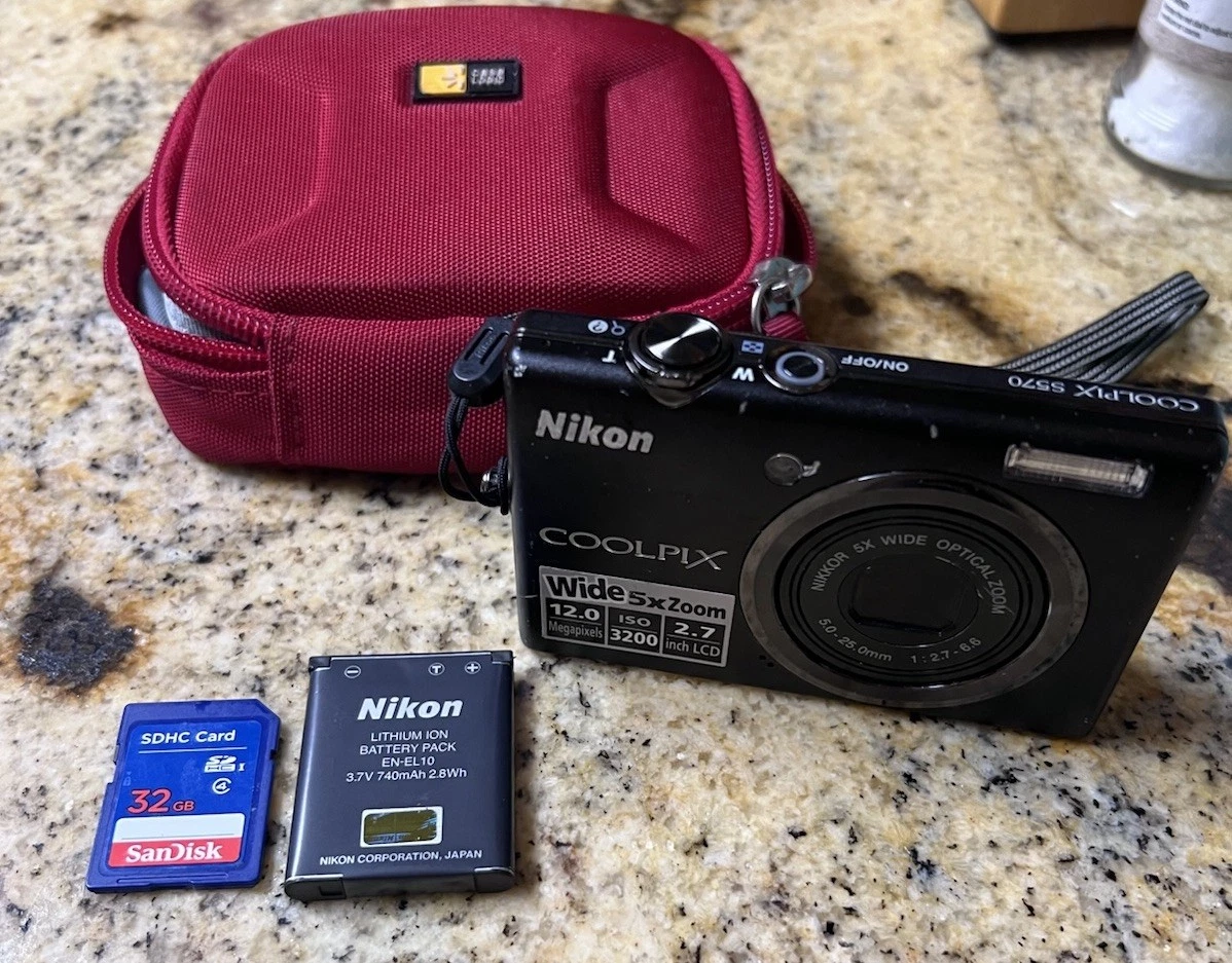 Preços baixos em Nikon COOLPIX Nikon Coolpix S570 Câmeras Digitais