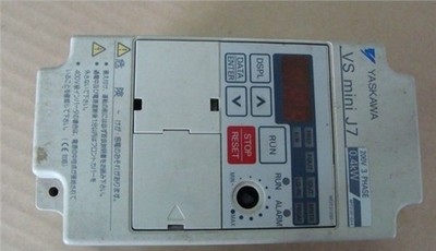 Used 1Pcs Yaskawa Inverter CIMR-J7AA20P4 0.4KW Plc Module hc
