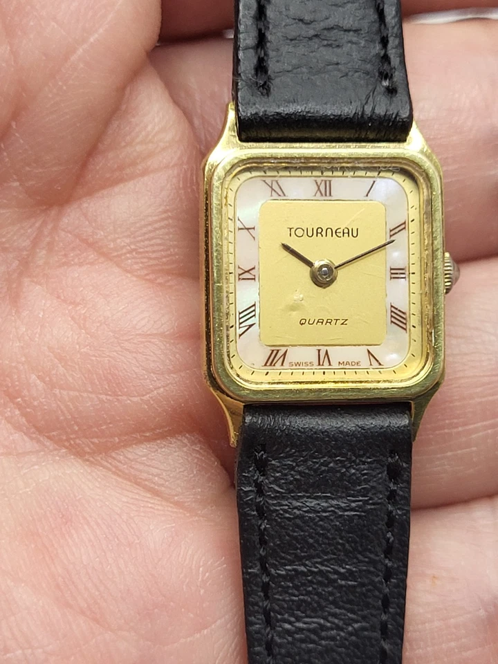 [ Vintage Rare ] Tourneau Ladies Swiss Quartz Watch Leather Strap 137904 - Image 4 of 4