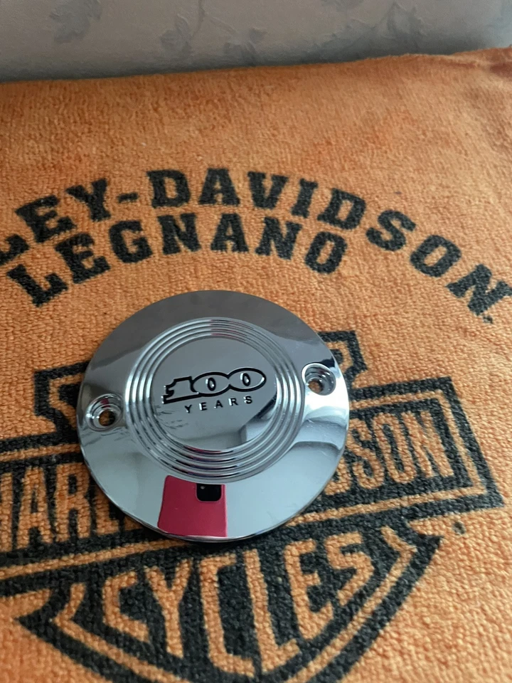 Timer Cover Chrome 100TH Harley Davidson Sportster - Imagen 3 de 4
