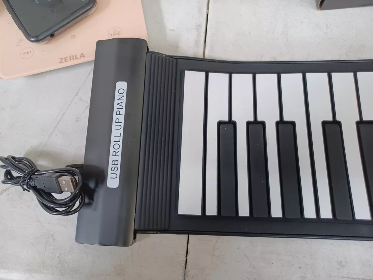 61 Keys Foldable Roll Up Piano USB MIDI Electronic Keyboard Hand