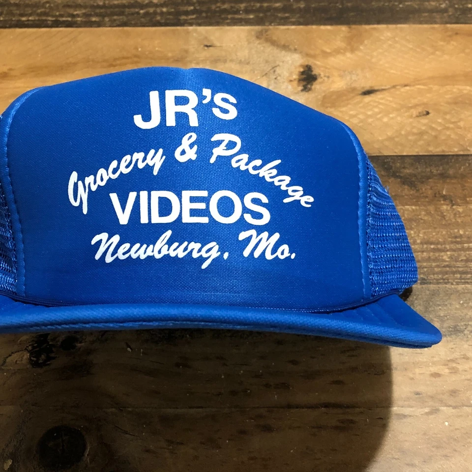 De Colección Newburg Sombrero Snapback Gorra Camionero Para Hombres Azul Jr's Comestibles Missouri Años 90 LEER Foto 2 de 4