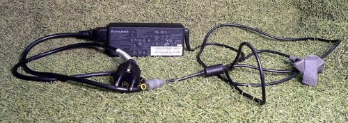 Lenovo AC/DC Adapter Modell ADLX45NDC3A U100EA Laptop Ladegerät Netzkabel.
