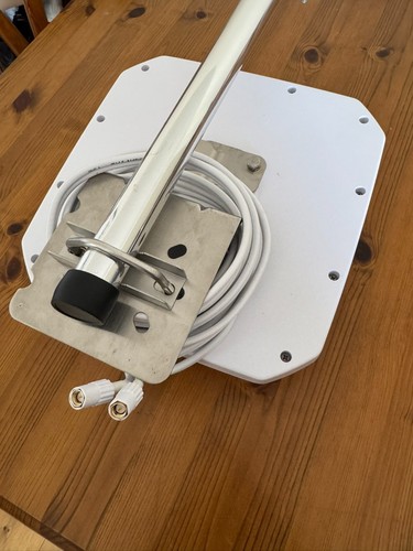 Poynting XPOL-2-V3-3 XPolarised High Gain Uni-Directional 2x2 MIMO 4G/5G Antenna - Photo 2/4