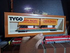NOS(?) - TYCO HO Santa Fe TOFC Flatcar w/2 Union Pacific Piggyback Trailers — photo 1