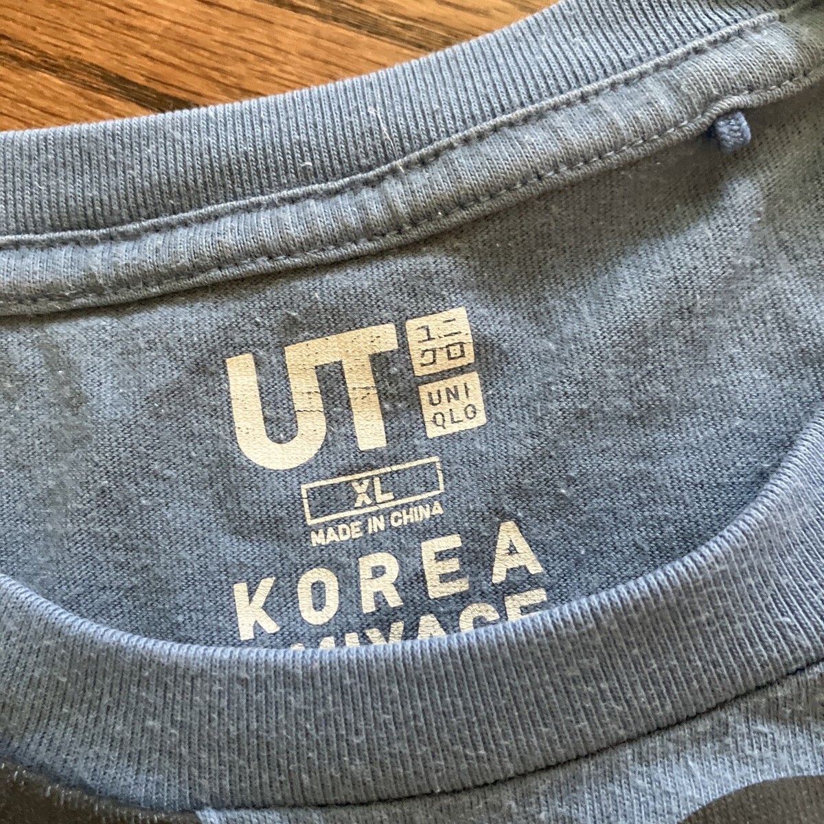 Mens Uniqlo UT Korea Omiyage Doll Hina Graphic Gray Blue