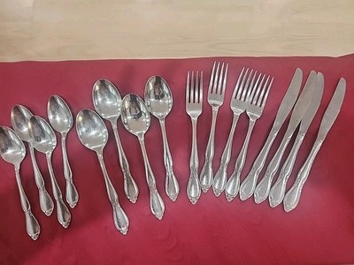 Oneida  / Rose Pattern Stainless Flatware Placesetting Of 4