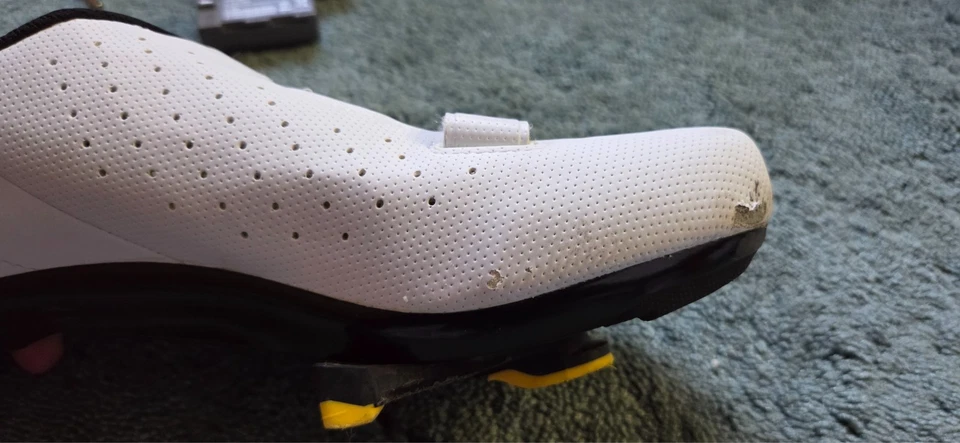 Zapatillas y jersey de ciclismo de carretera Specialized Torch 1.0 Foto 2 de 4