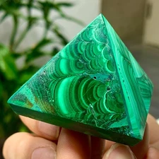 102G Natural malachite Pyramid Chakra Treatment Energy Stone Generator Spiritual