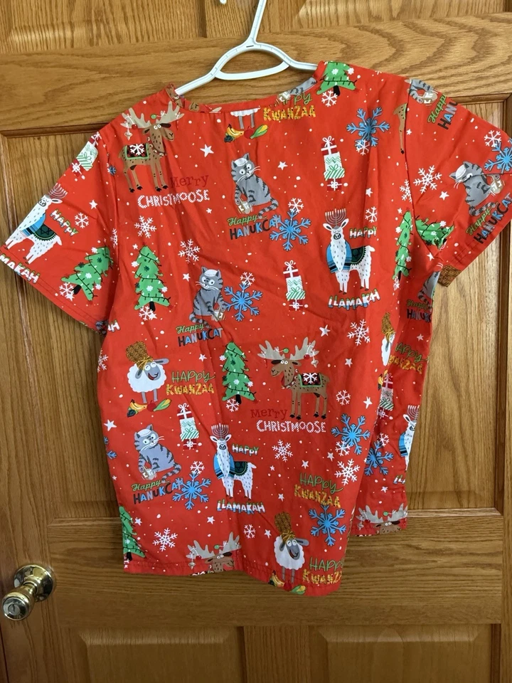 Butter Soft Women's M Scrub Top NWT Short Sleeve Holiday Print Christmas - Image 2 of 4