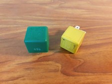 Lot 2 relais 12 V GM / OPEL OE