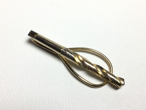 Vintage Gold Tone Drill Bit Tie Clip, Marked "C" 2.5" - Foto 1 di 3