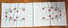 Vintage Hand Embroidered Floral Flower Table Runner 20'' x 14.5''