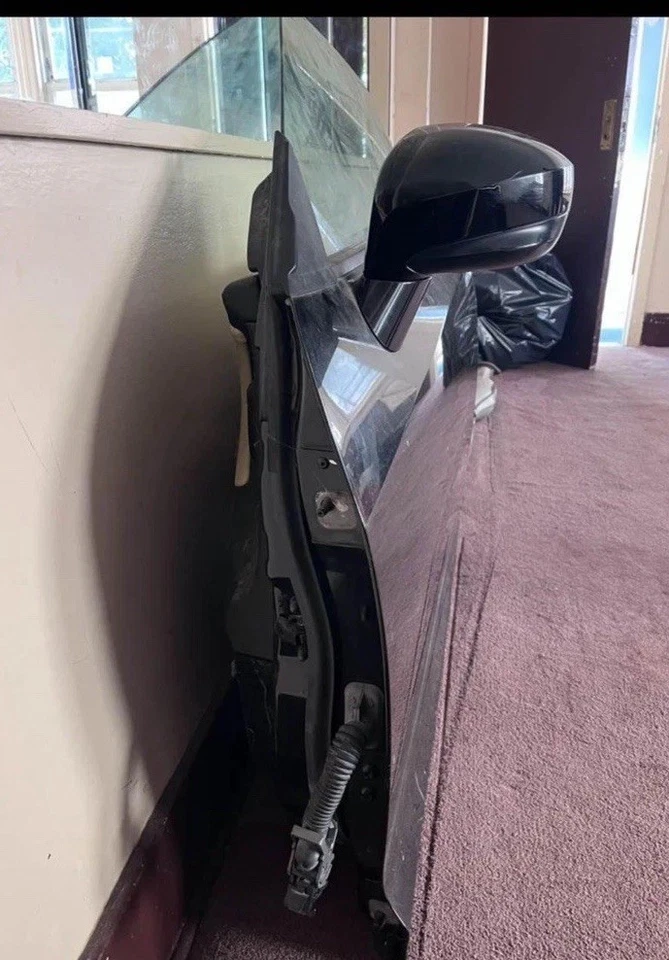 Conjunto de carcasa de puerta del conductor delantero izquierdo Nissan GTR R35 2009-2016 OEM Foto 4 de 4