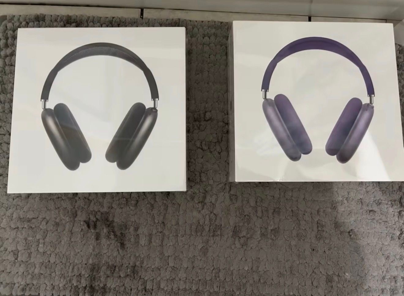 Apple AirPods Max Wireless Bluetooth Over-Ear Headphones Black & Purple