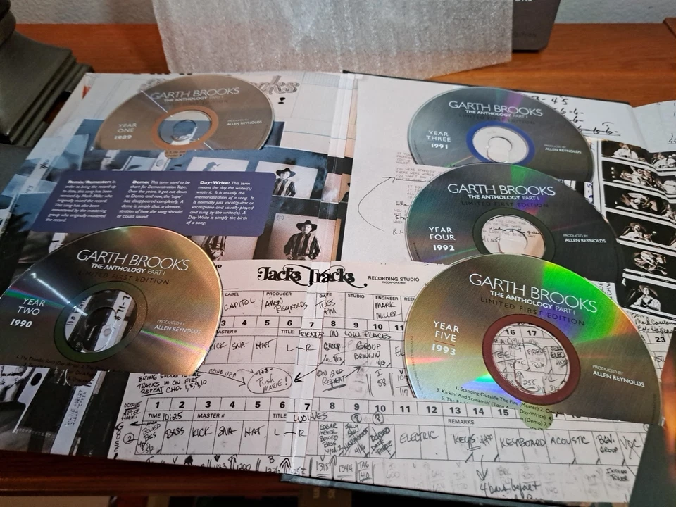 Garth Brooks The Anthology Part I First Five Years 2017 5CD + Book 1st Edition - Image 2 of 4