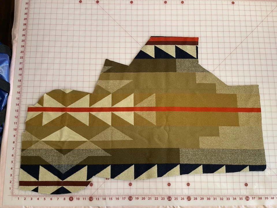 New Pendleton Wool blanket fabric remnants - Medicine Bow - appx 2.2 lb. - Image 3 of 4