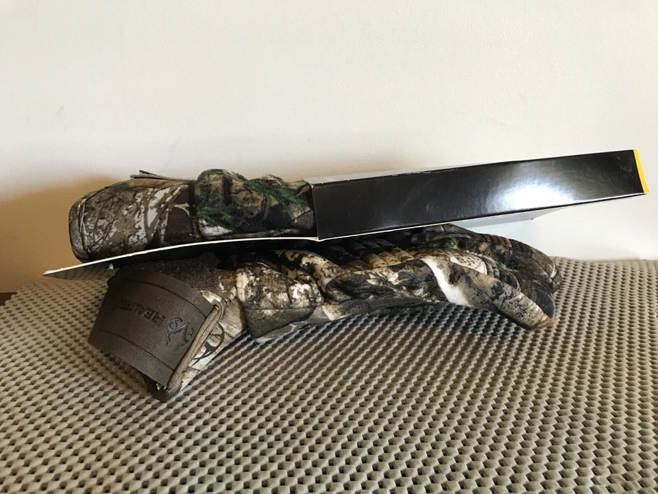 Realtree Edge Heavyweight Gloves Men's Medium Scent Control Waterproof Camo New - Image 4 of 4